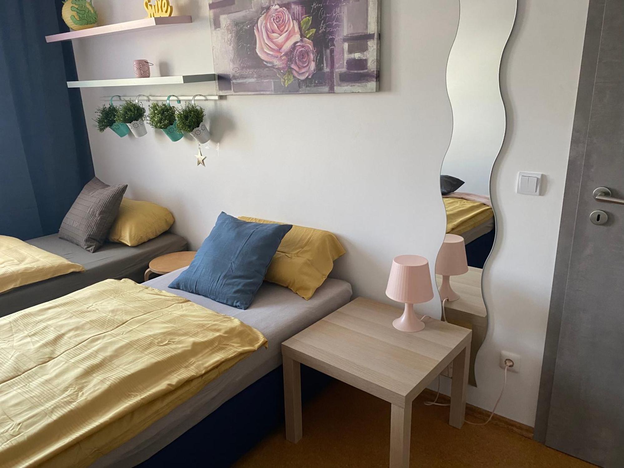 Privat Zimmer mit Garten Nutzung , Gasthaus, WG, WLAN Essen Exterior foto