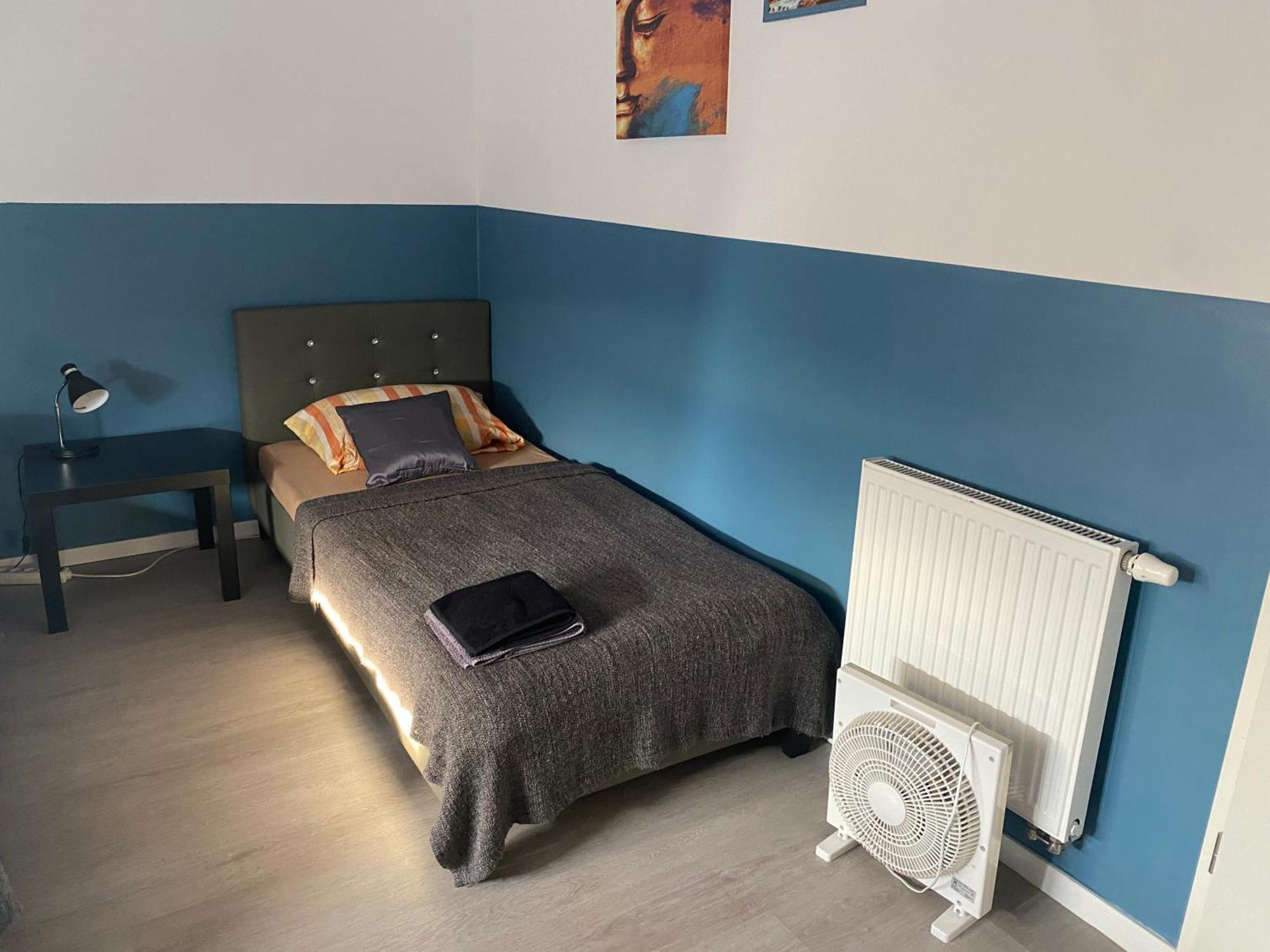 Privat Zimmer mit Garten Nutzung , Gasthaus, WG, WLAN Essen Exterior foto