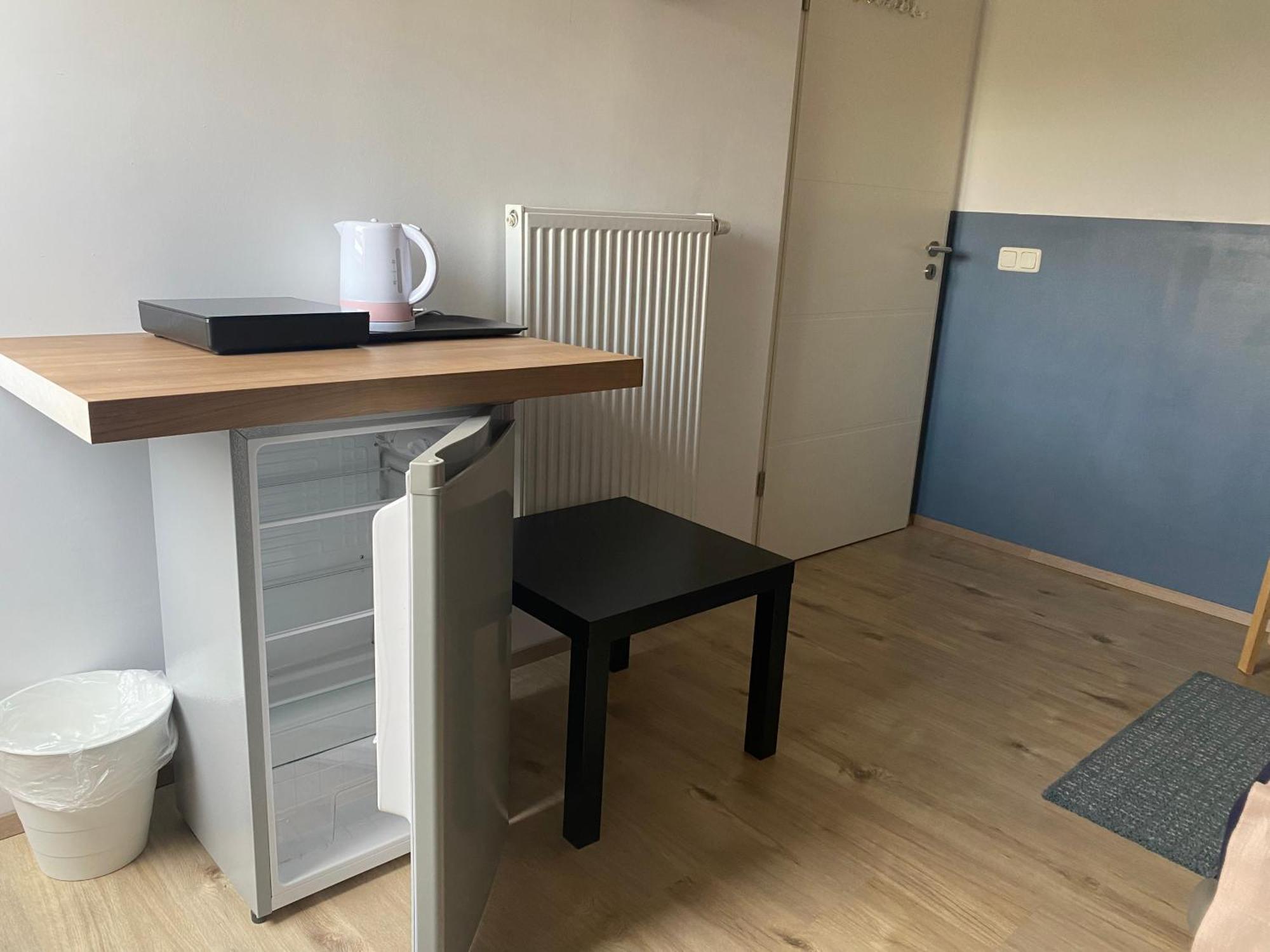 Privat Zimmer mit Garten Nutzung , Gasthaus, WG, WLAN Essen Exterior foto