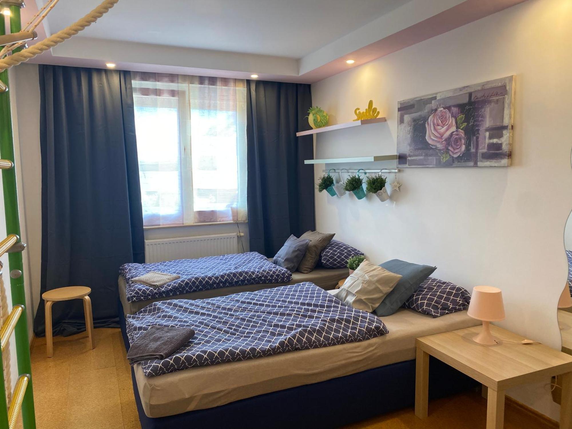 Privat Zimmer mit Garten Nutzung , Gasthaus, WG, WLAN Essen Exterior foto