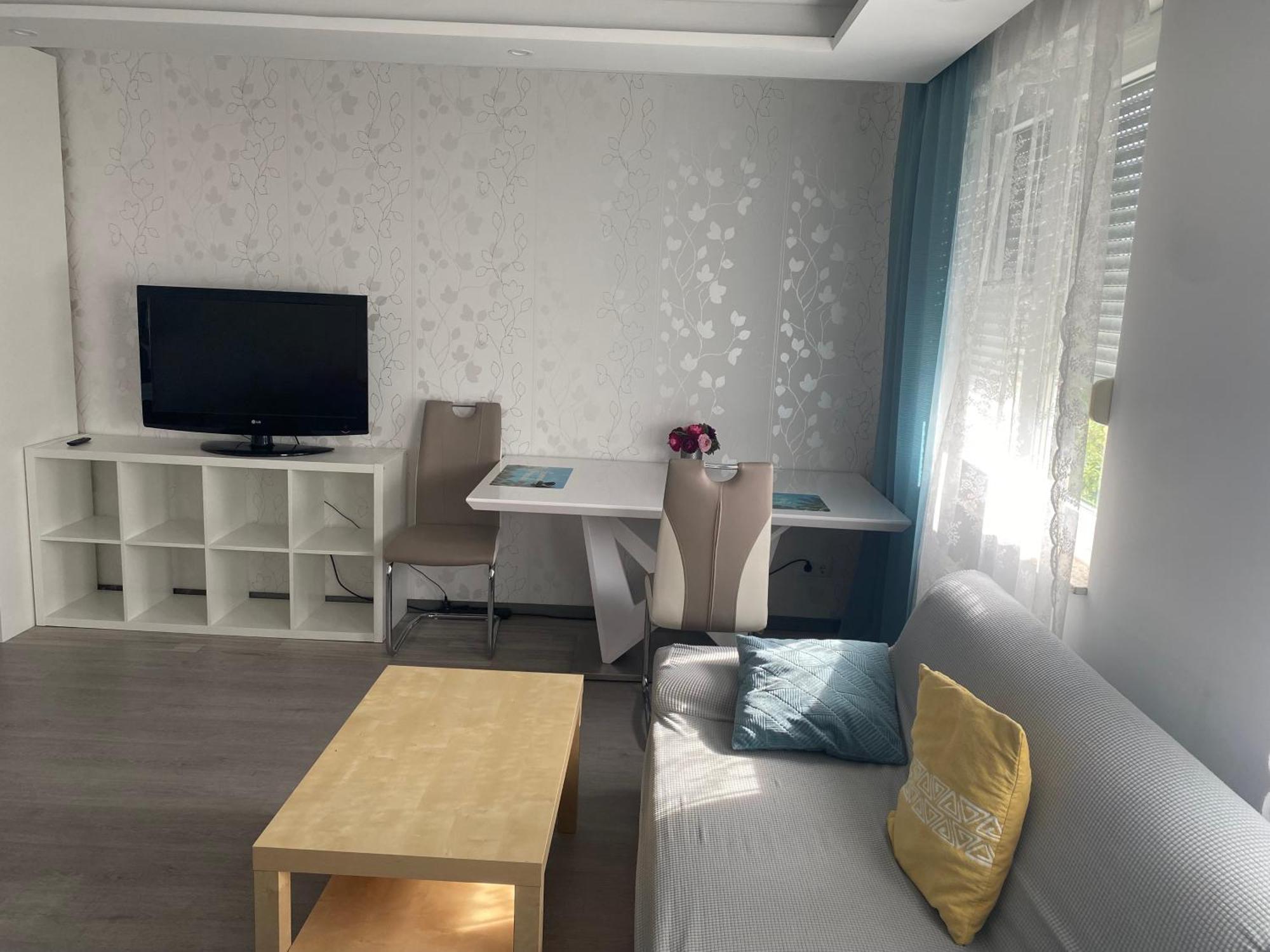 Privat Zimmer mit Garten Nutzung , Gasthaus, WG, WLAN Essen Exterior foto
