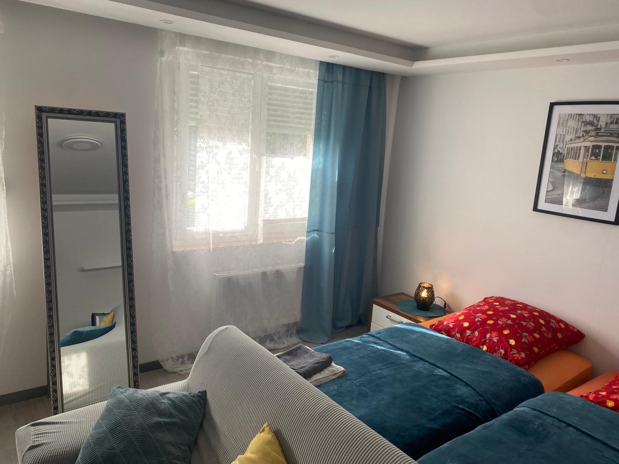 Privat Zimmer mit Garten Nutzung , Gasthaus, WG, WLAN Essen Exterior foto