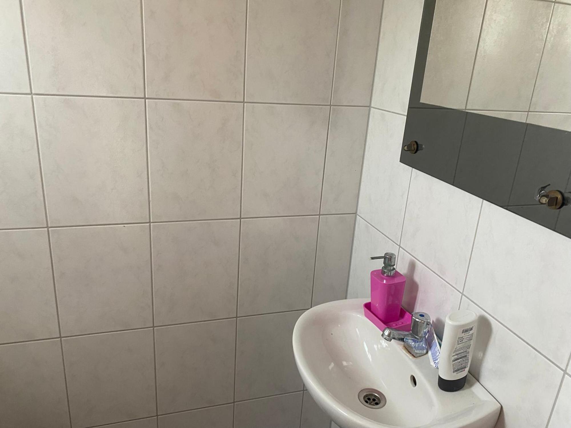 Privat Zimmer mit Garten Nutzung , Gasthaus, WG, WLAN Essen Exterior foto