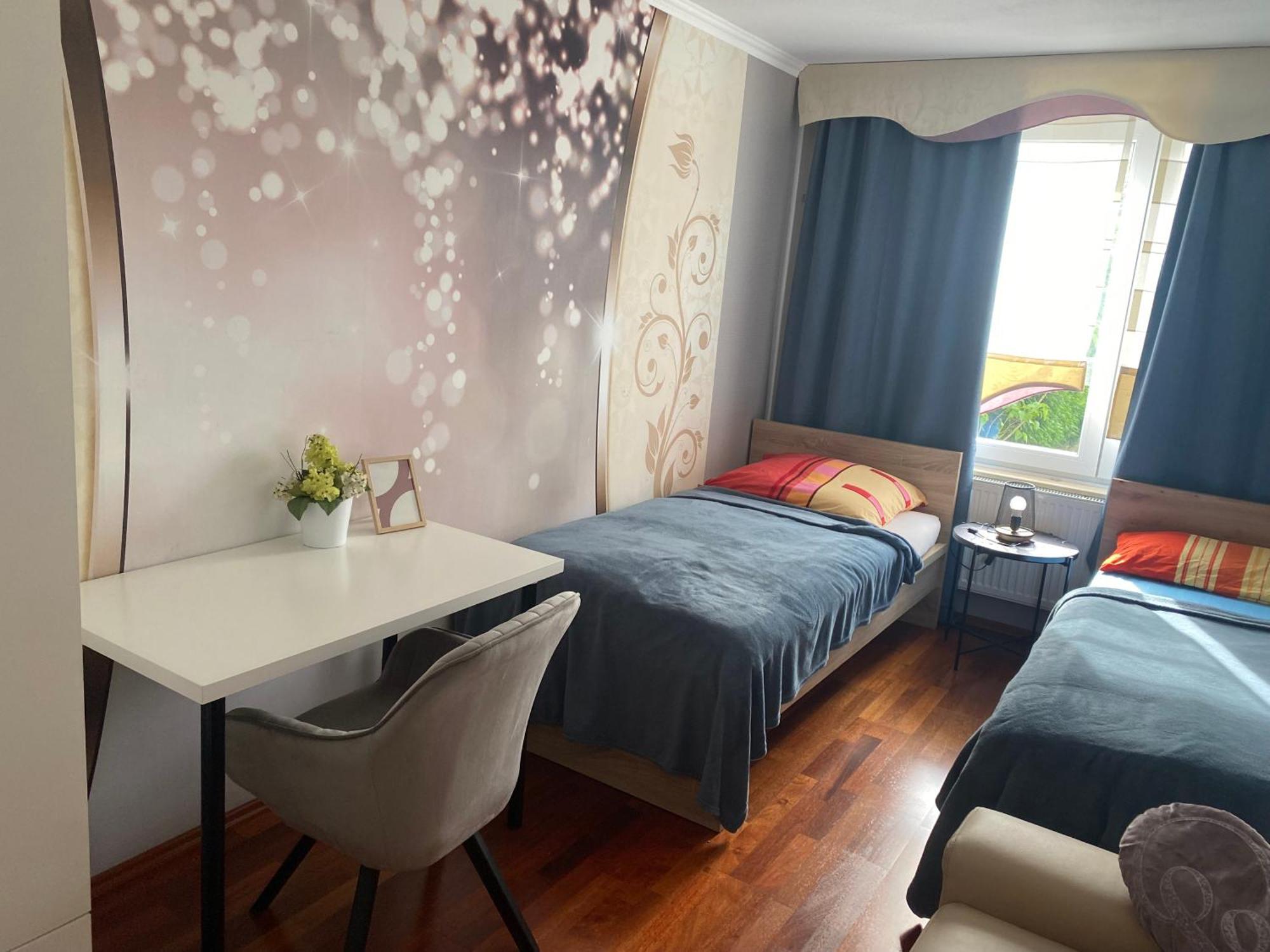 Privat Zimmer mit Garten Nutzung , Gasthaus, WG, WLAN Essen Exterior foto
