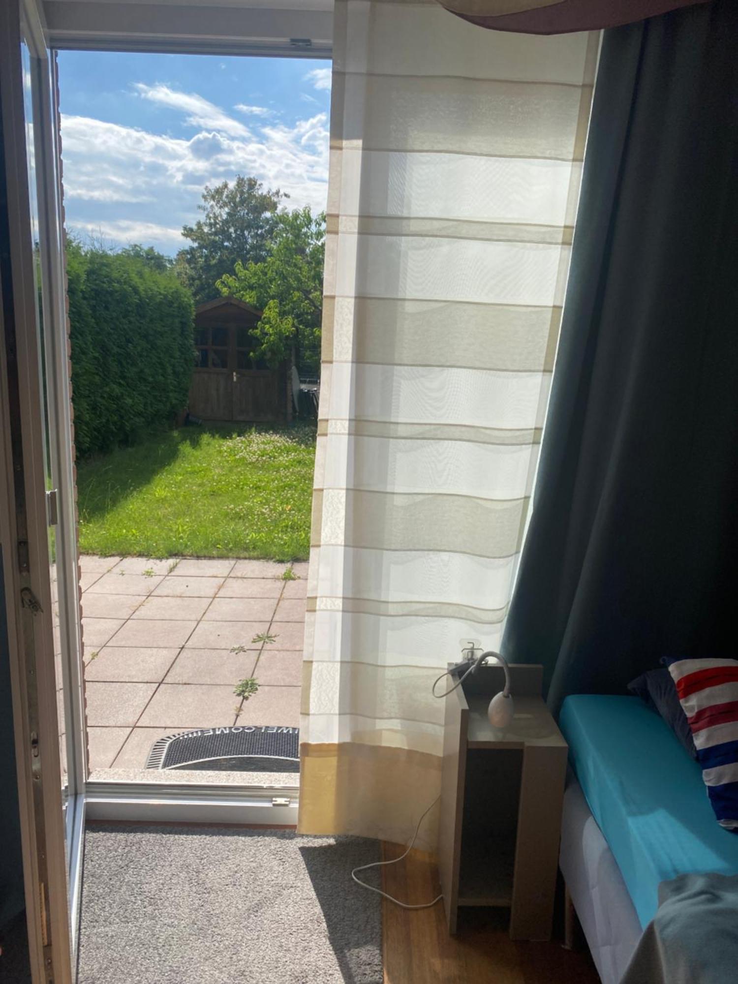 Privat Zimmer mit Garten Nutzung , Gasthaus, WG, WLAN Essen Exterior foto